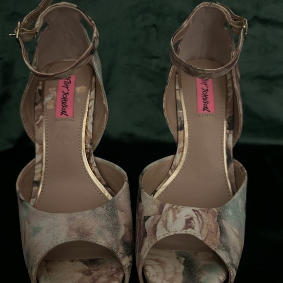 Betsey Johnson Belee Floral Platform Heels Peep Toe Ankle Strap Pumps Size 7M - Picture 6 of 9